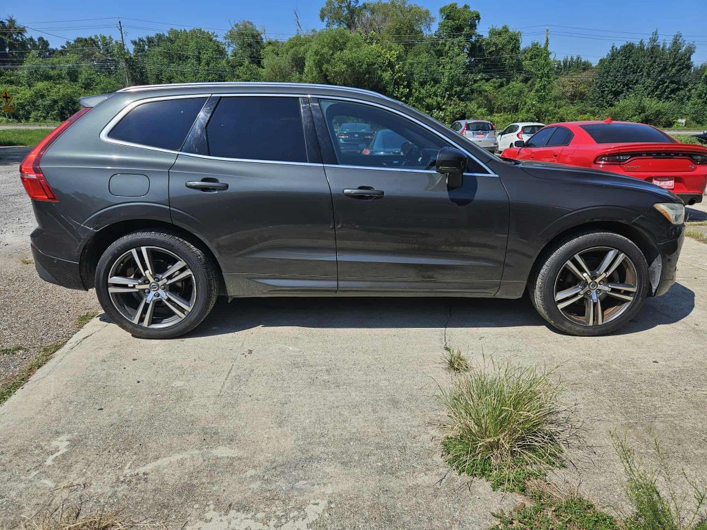 2018 Volvo XC60 Image 1