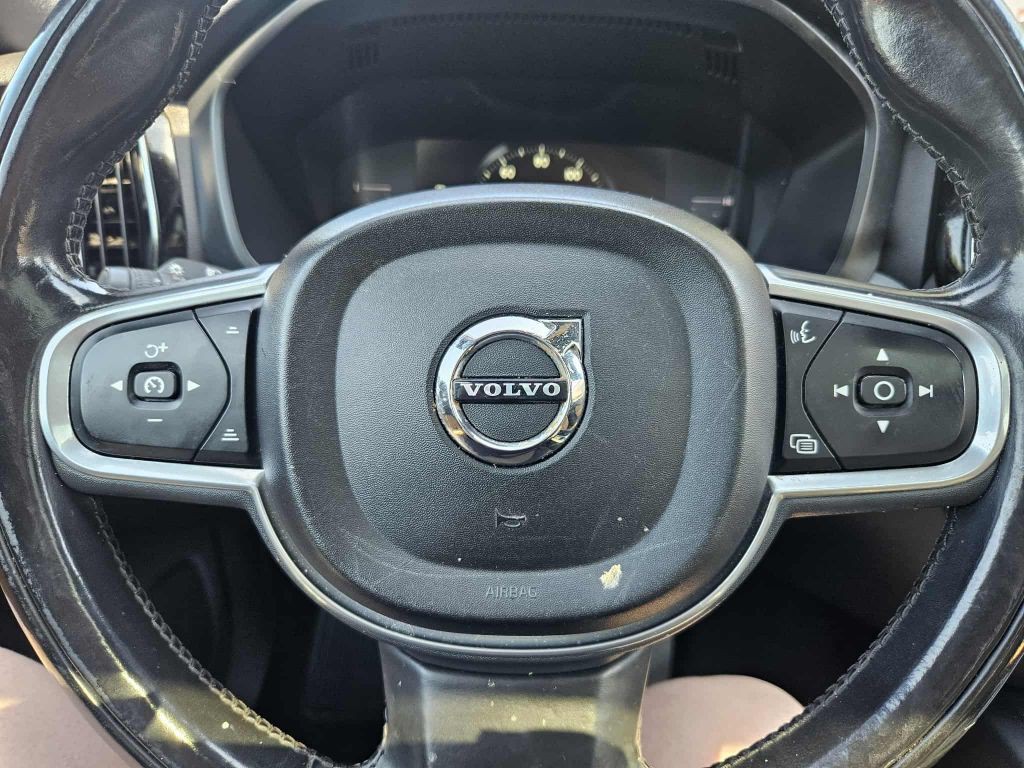 2018 Volvo XC60 Image 3