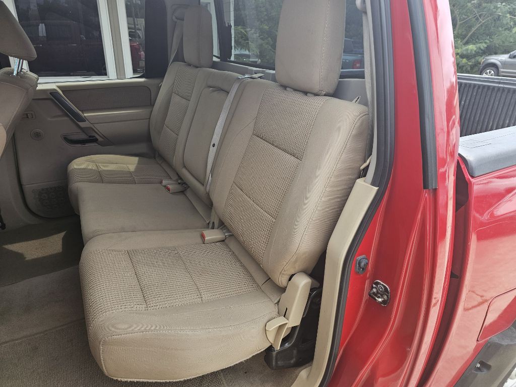2012 Nissan Titan Image 10