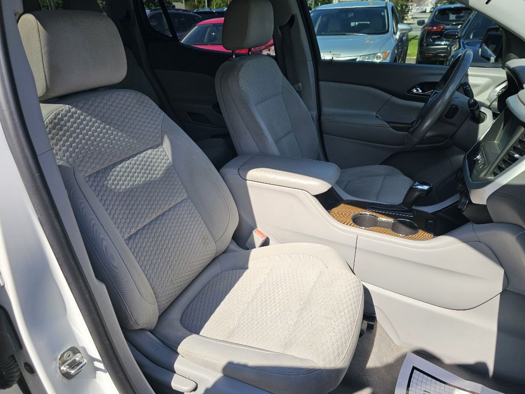 2018 GMC Acadia Image 13