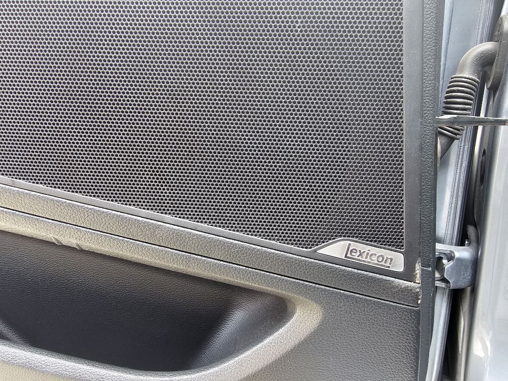 2017 Genesis G80 Image 13