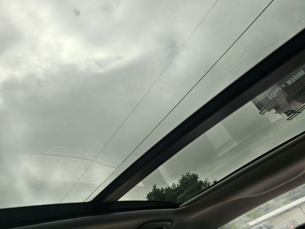2017 Genesis G80 Image 17