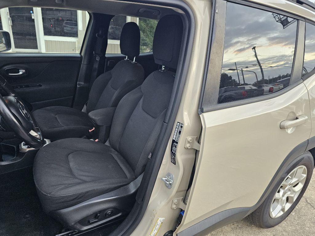 2015 Jeep Renegade Image 9