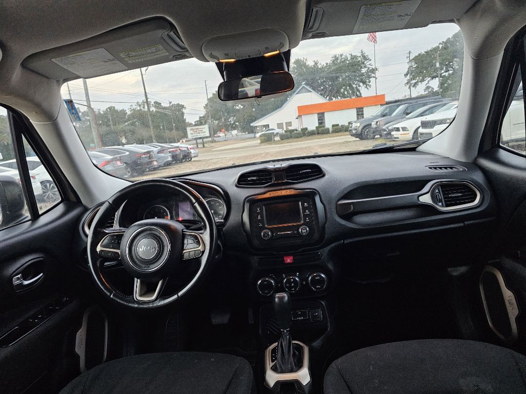 2015 Jeep Renegade Image 11