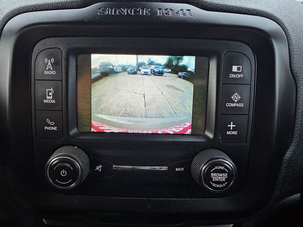 2015 Jeep Renegade Image 16