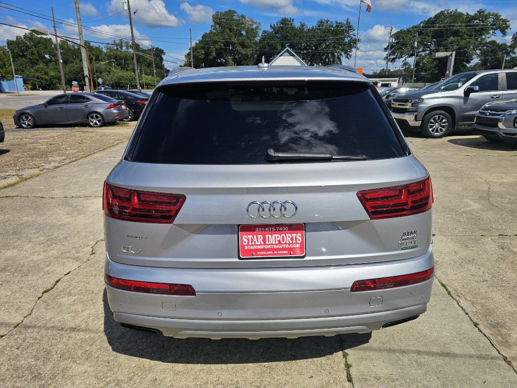 2017 Audi Q7 Image 11