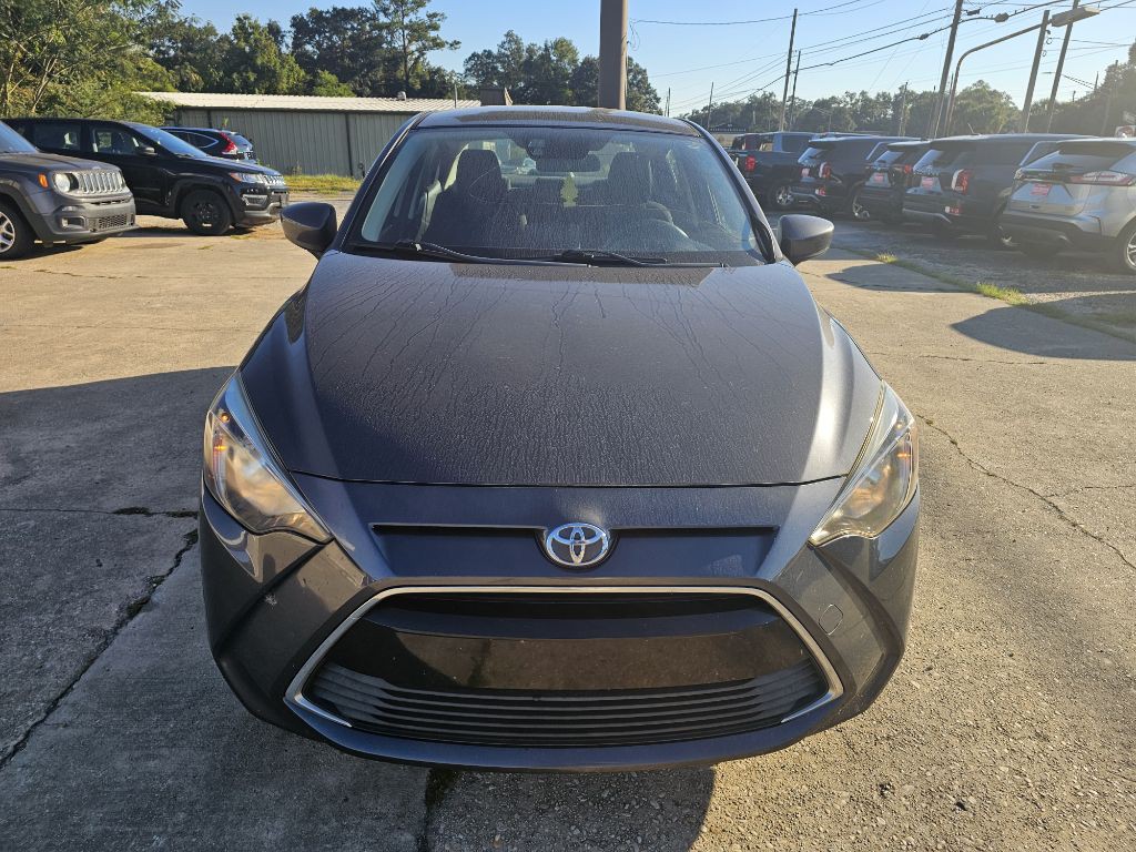 2017 Toyota Yaris Image 2