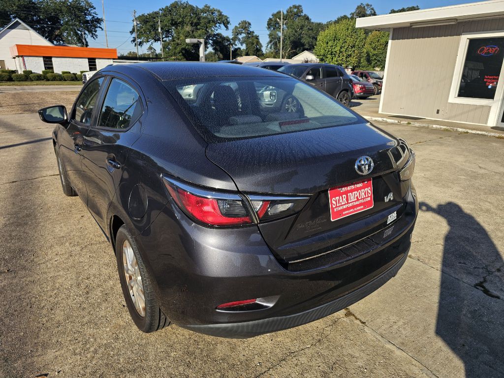 2017 Toyota Yaris Image 7