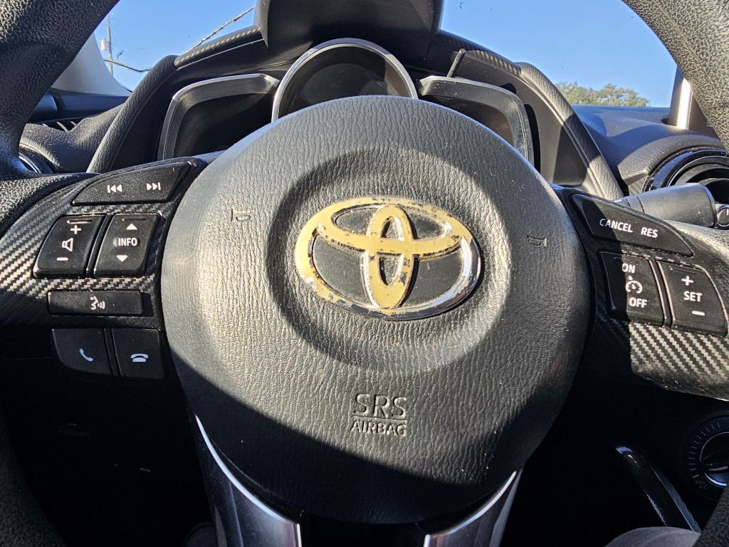 2017 Toyota Yaris Image 14