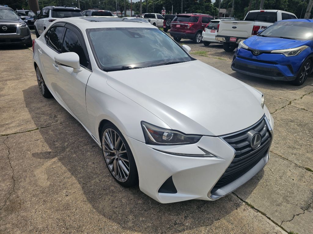 2017 Lexus IS Image 4