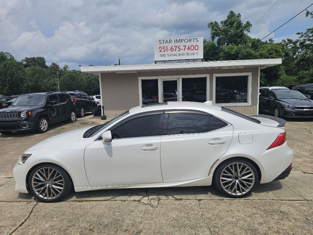 2017 Lexus IS Image 19
