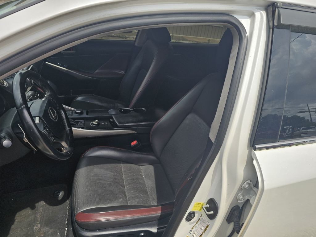 2017 Lexus IS Image 27