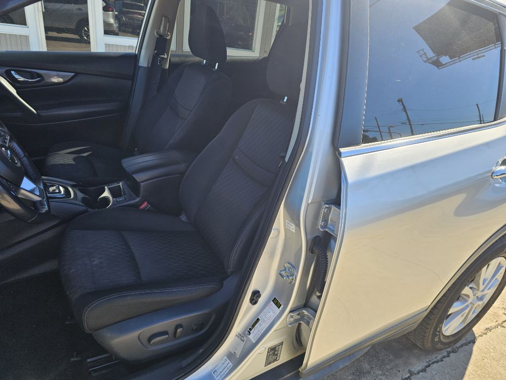 2018 Nissan Rogue Image 9