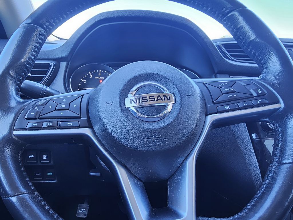 2018 Nissan Rogue Image 17