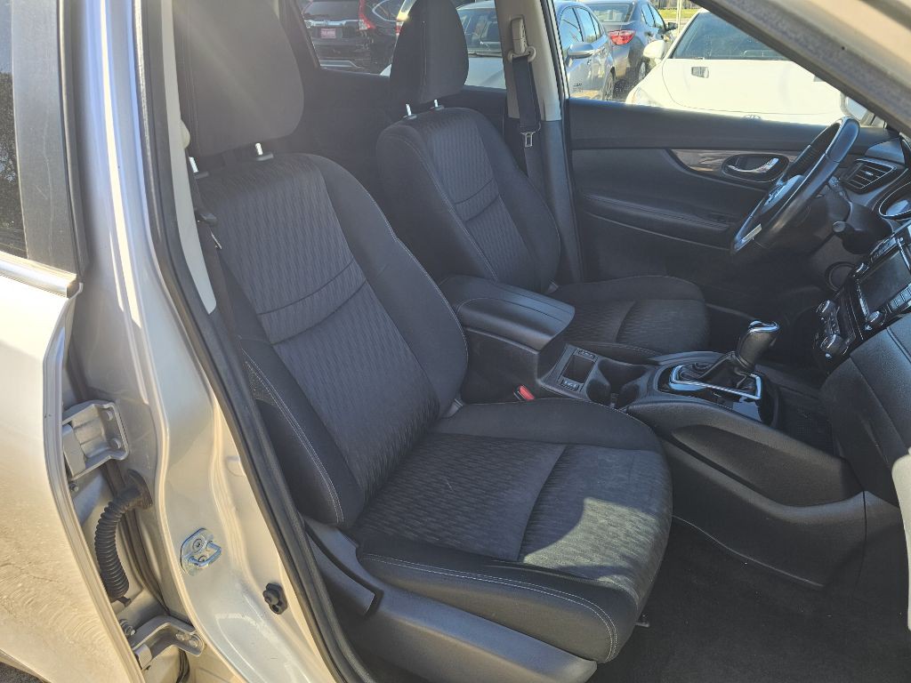 2018 Nissan Rogue Image 11