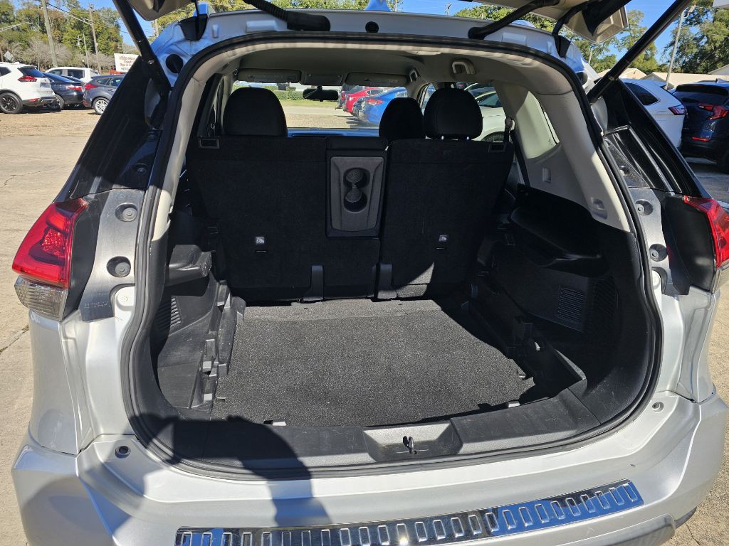 2018 Nissan Rogue Image 13