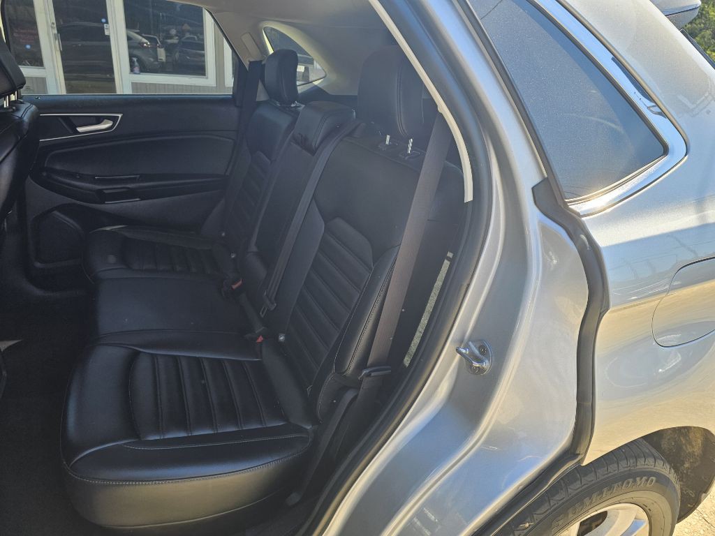2020 Ford Edge Image 10