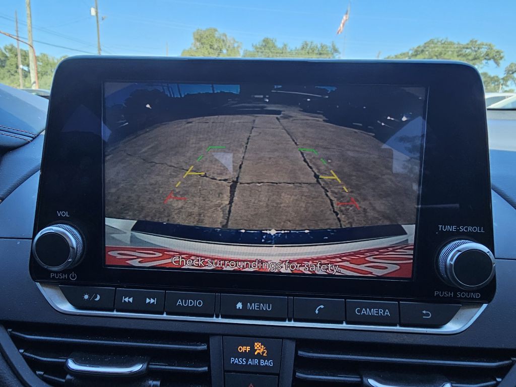 2022 Nissan Altima Image 17