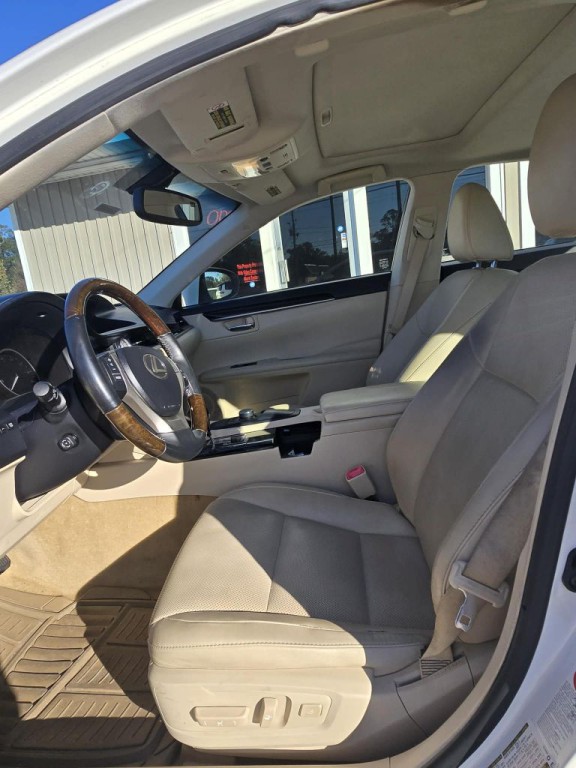 2015 Lexus ES Image 6