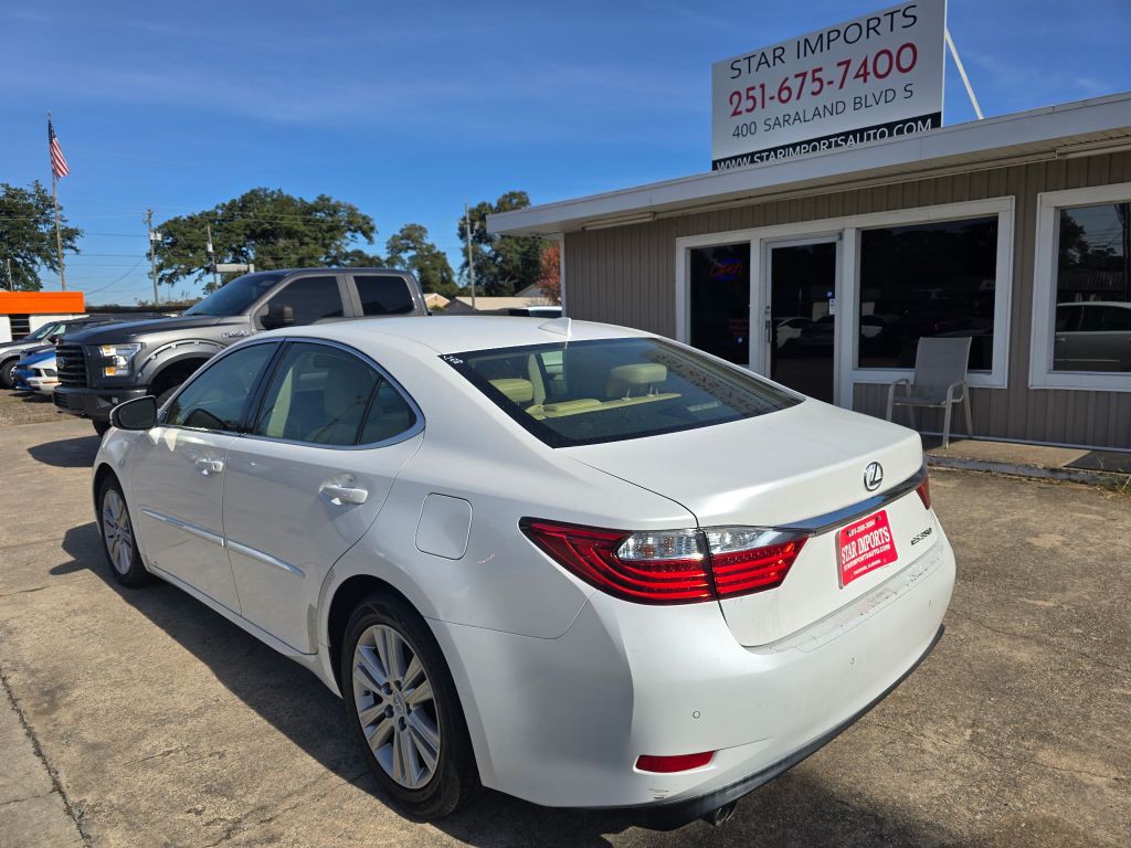 2015 Lexus ES Image 4
