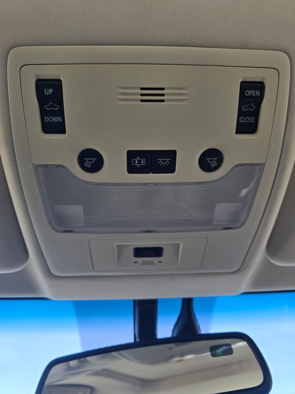 2015 Lexus ES Image 16