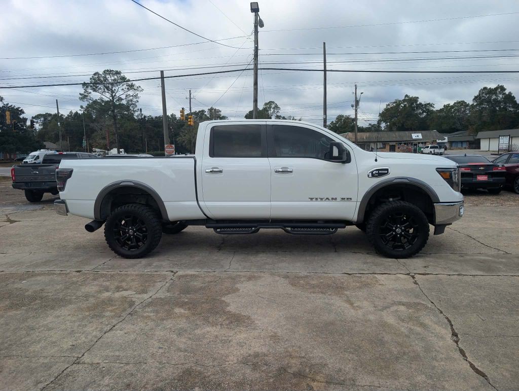 2017 Nissan Titan Image 2