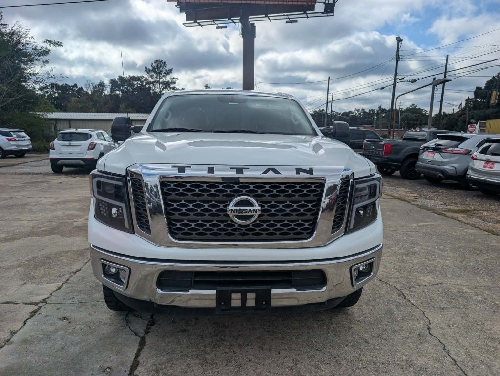 2017 Nissan Titan Image 3