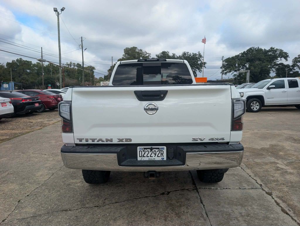 2017 Nissan Titan Image 7