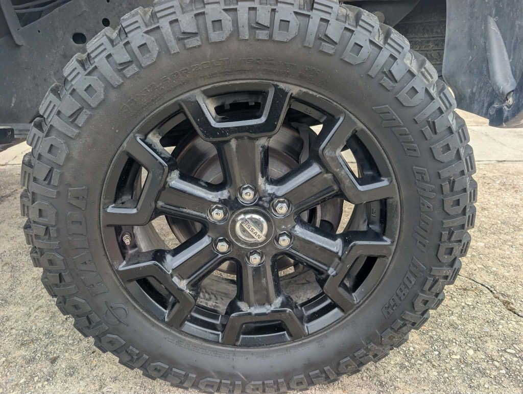 2017 Nissan Titan Image 22