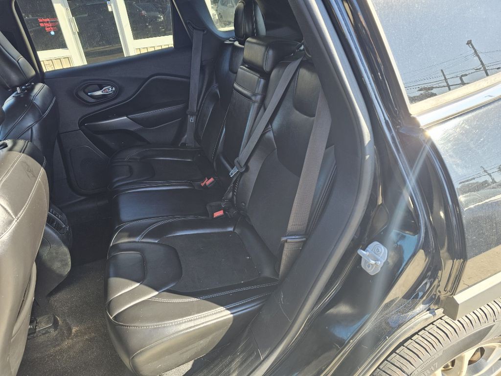 2019 Jeep Cherokee Image 8