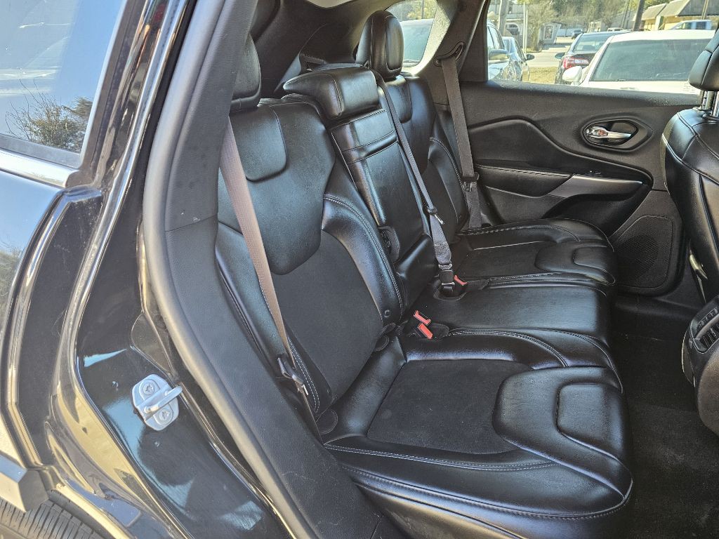 2019 Jeep Cherokee Image 11