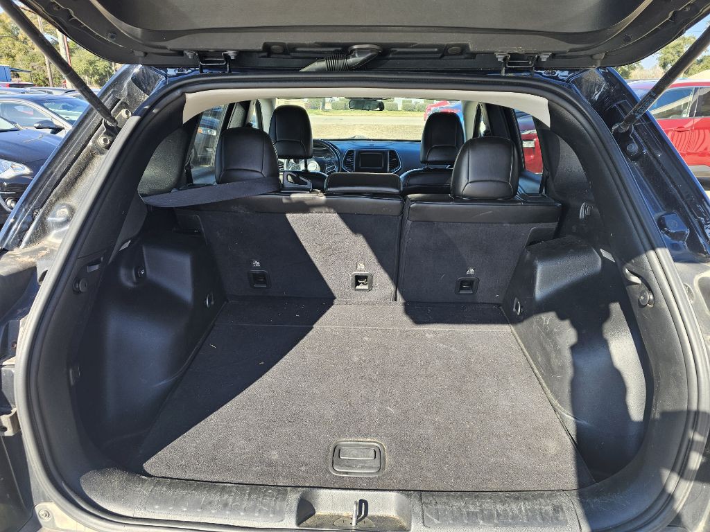 2019 Jeep Cherokee Image 12