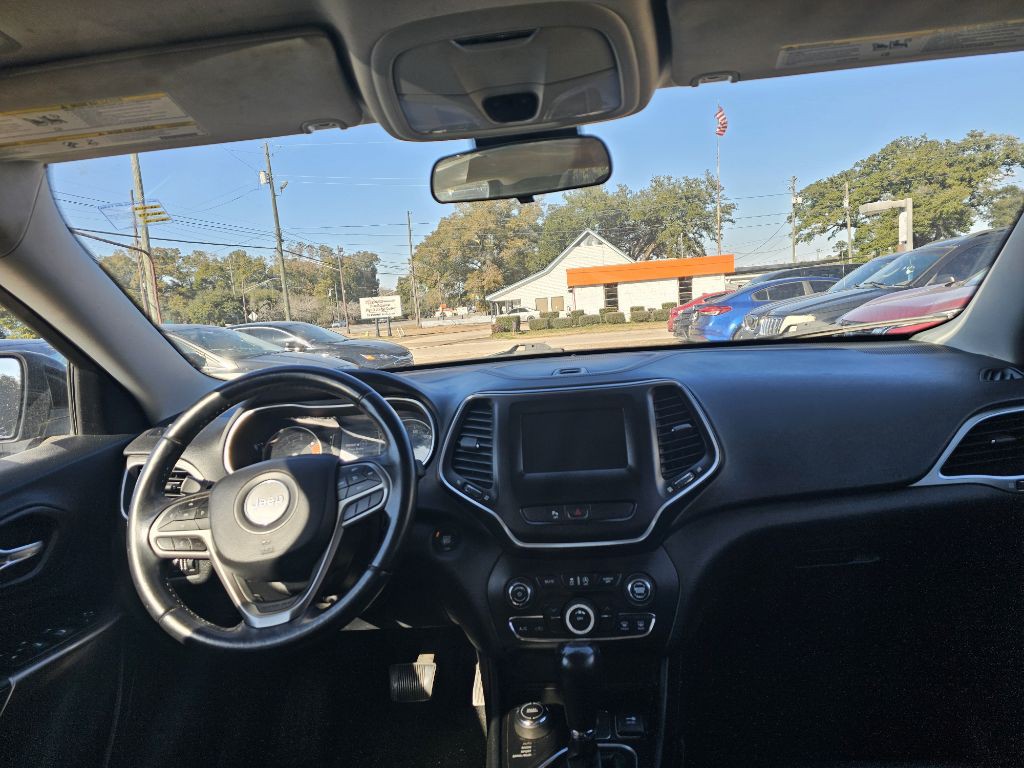 2019 Jeep Cherokee Image 16