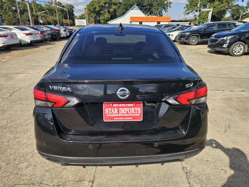 2021 Nissan Versa Image 8