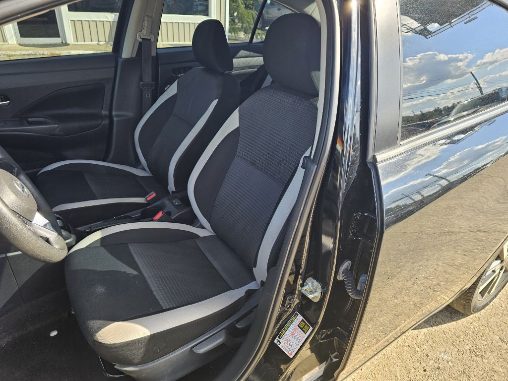 2021 Nissan Versa Image 9