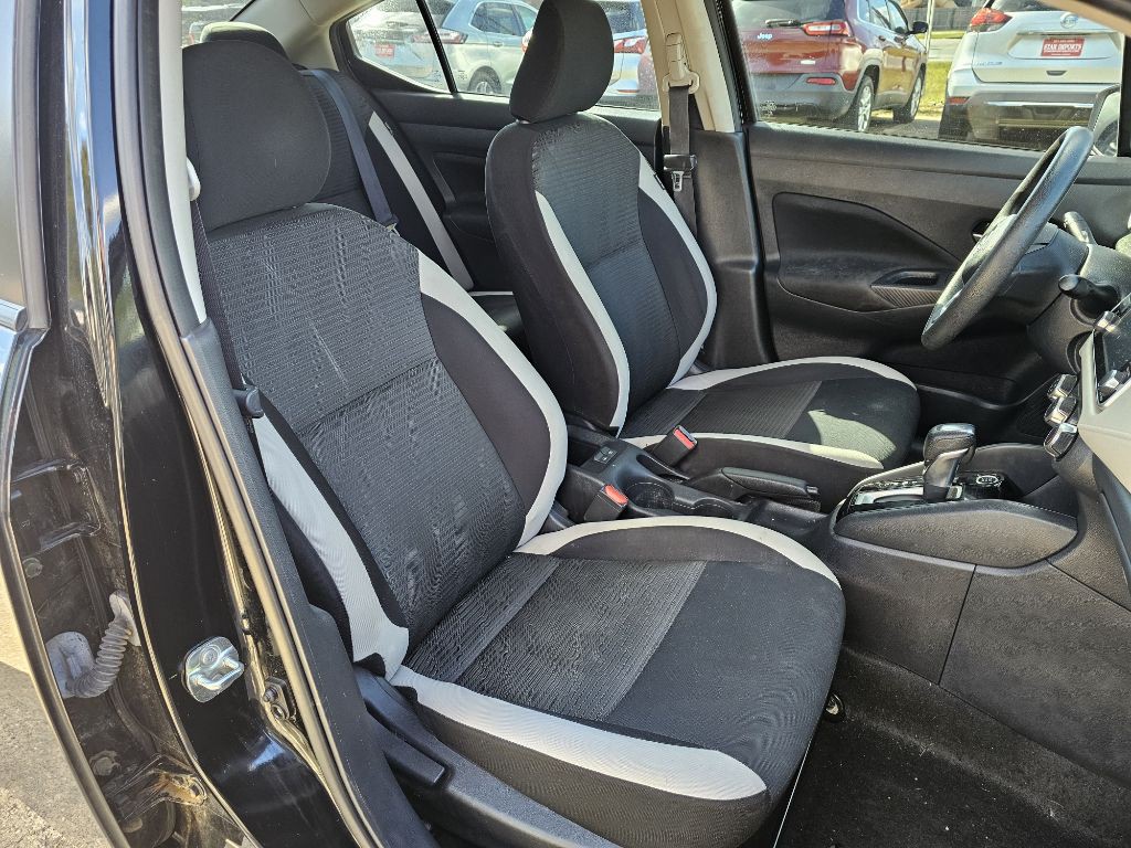 2021 Nissan Versa Image 11