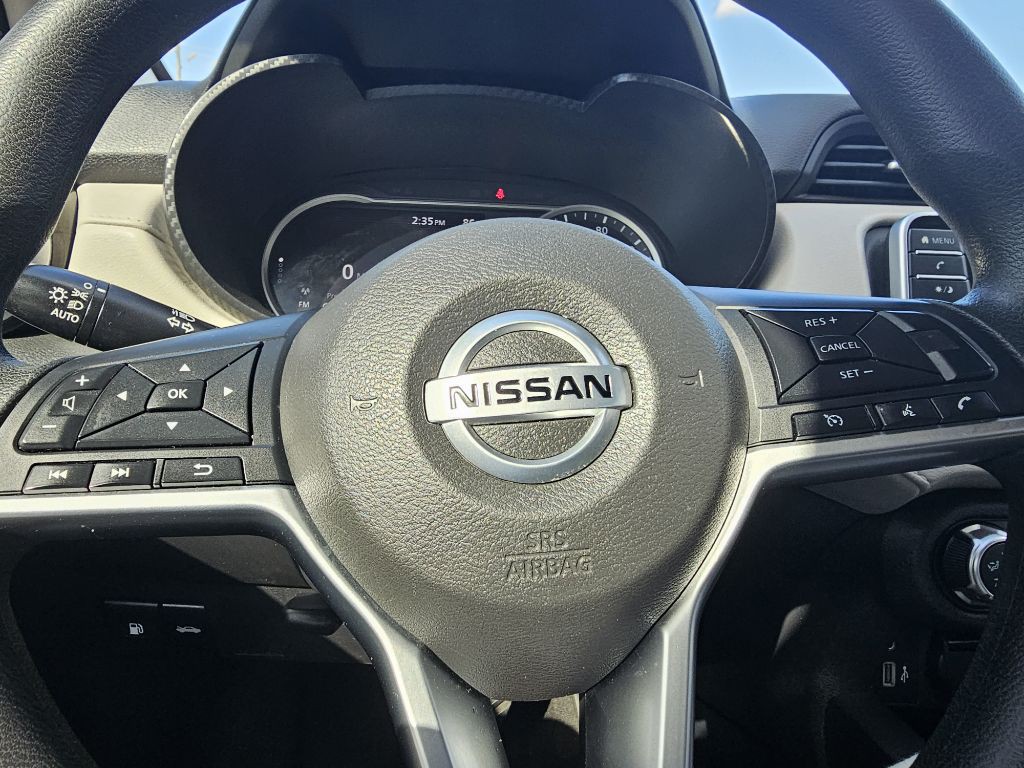 2021 Nissan Versa Image 15
