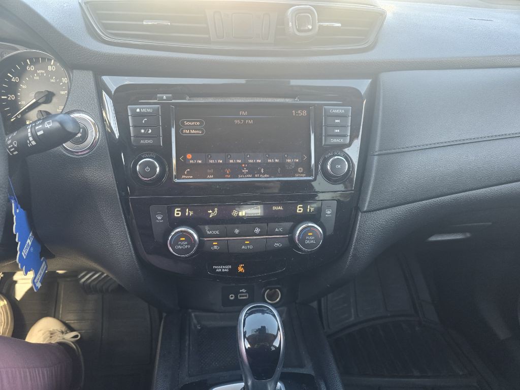 2020 Nissan Rogue Image 12