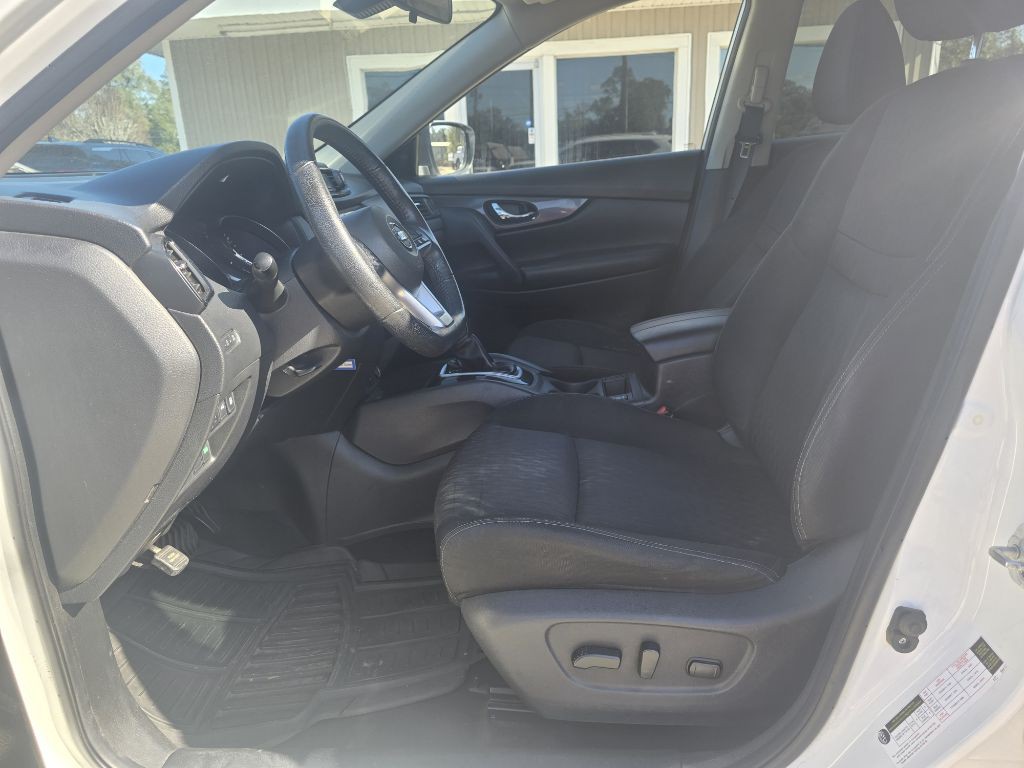 2020 Nissan Rogue Image 9