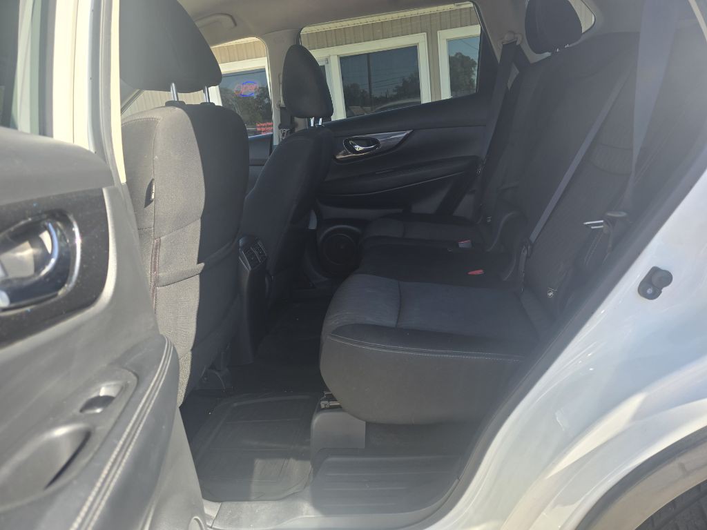 2020 Nissan Rogue Image 10