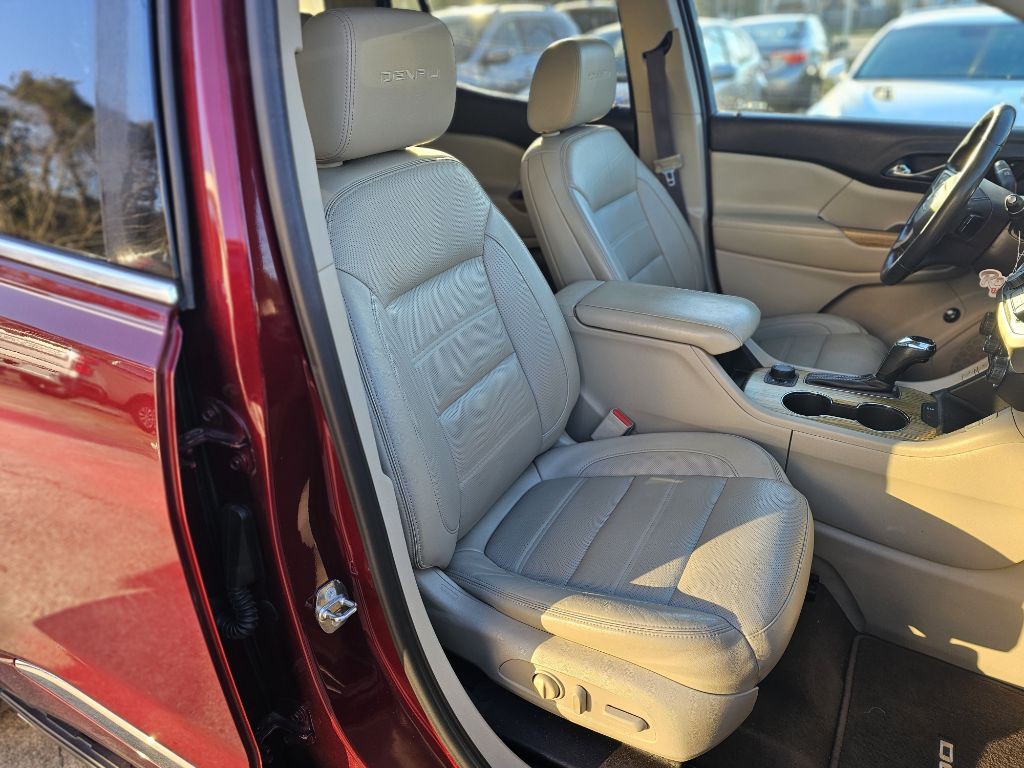 2018 GMC Acadia Image 18