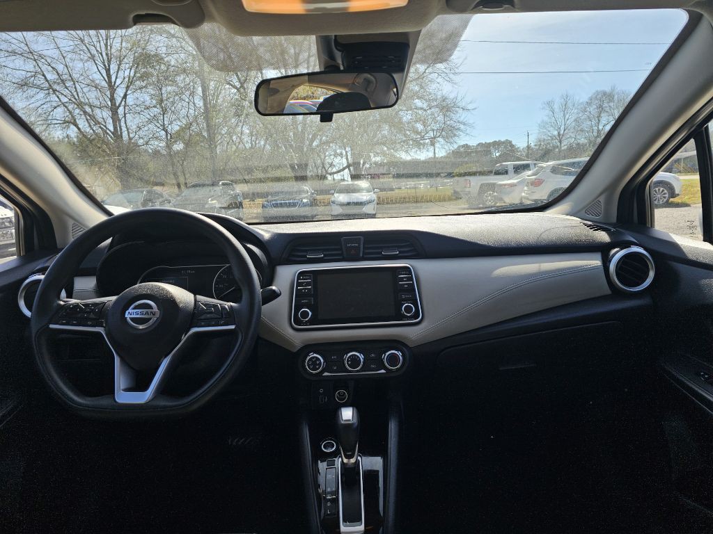 2020 Nissan Versa Image 11