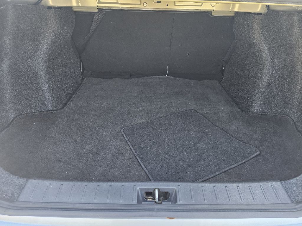 2020 Nissan Versa Image 16