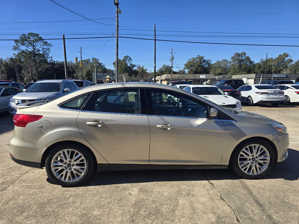 2018 Ford Focus Image 1