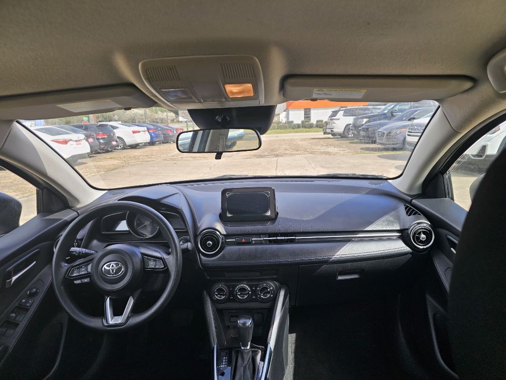 2019 Toyota Yaris Image 16