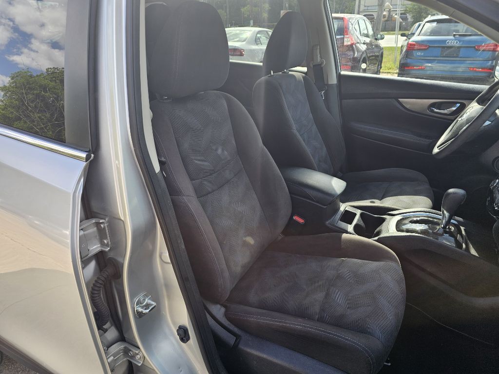 2015 Nissan Rogue Image 13