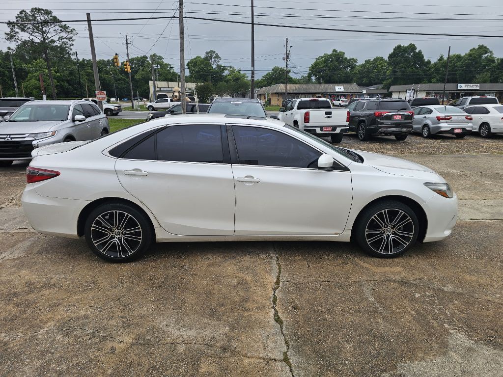 2016 Toyota Camry Image 5