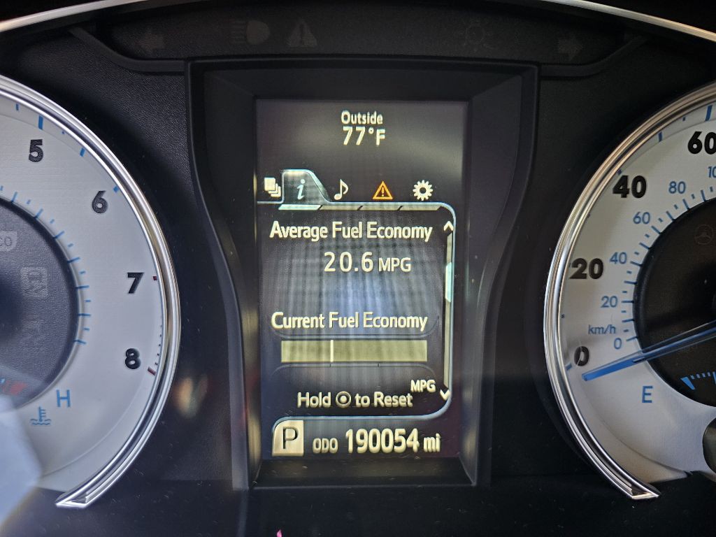 2016 Toyota Camry Image 15