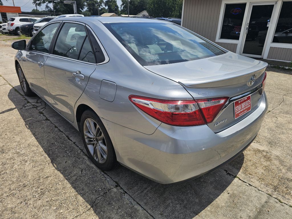 2017 Toyota Camry Image 26