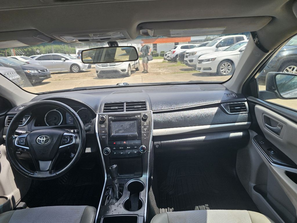 2017 Toyota Camry Image 29
